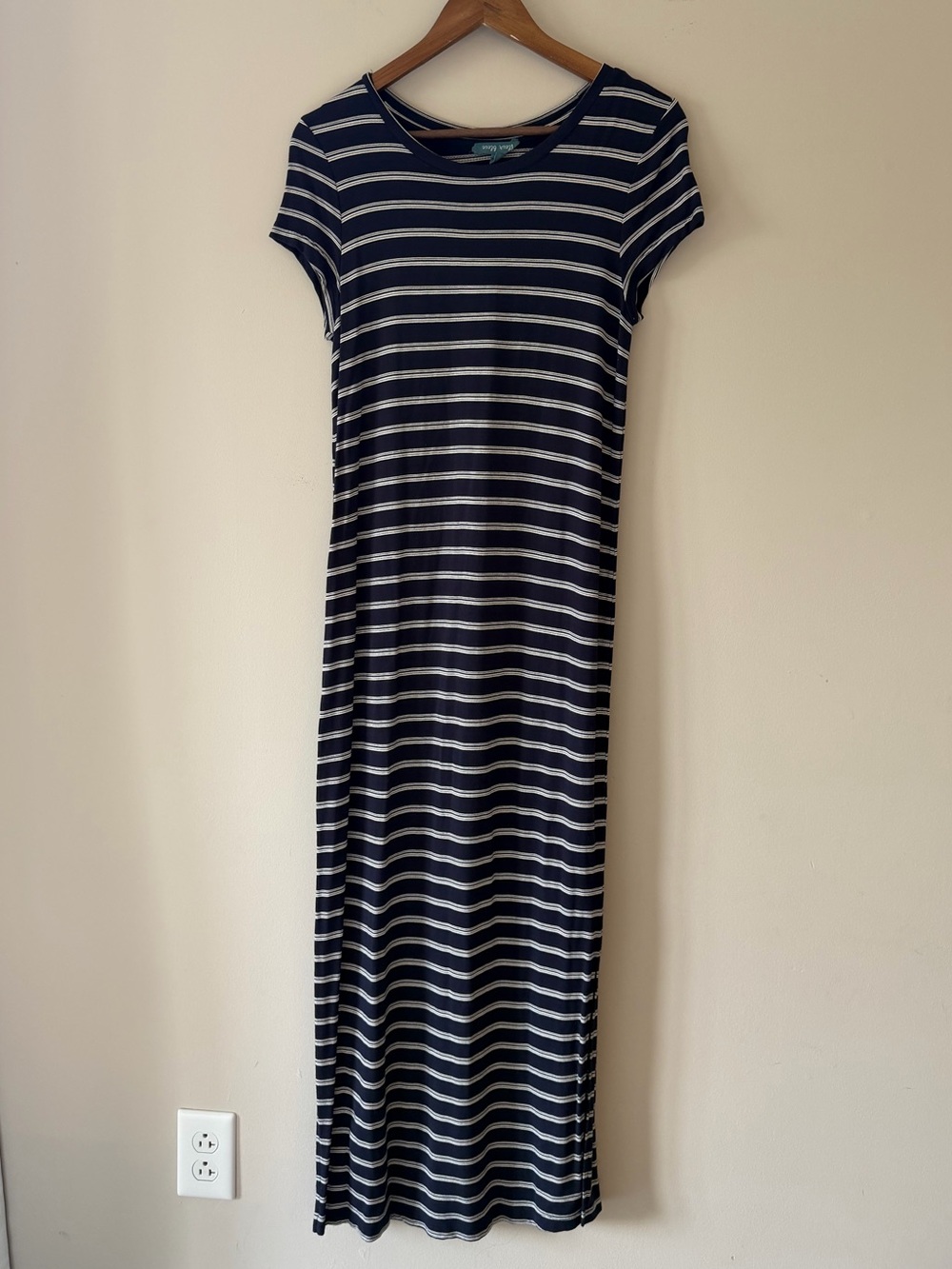 Fleur Bleue Striped Navy and White Maxi Dress - Casual Tee Style Size Medium